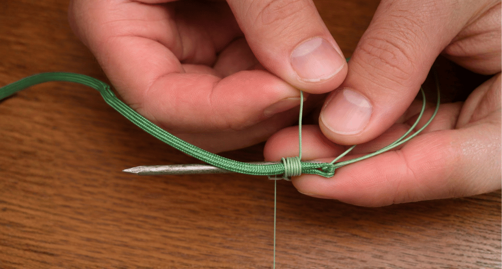Nail Knot Loop